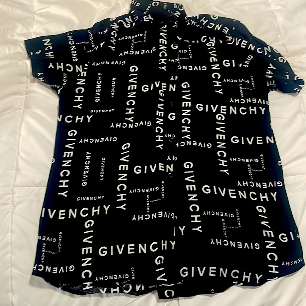 Givenchy Shirt back and white brand new